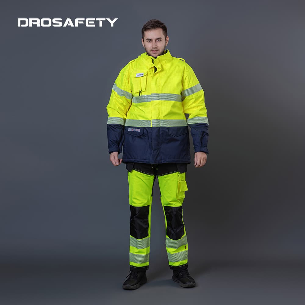 兼具阻燃、高可视与防水！户外作业如何挑选一款全能型雨衣？